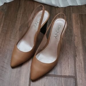 DKNY Miranda Sling Back Leather Pumps Size 5.5